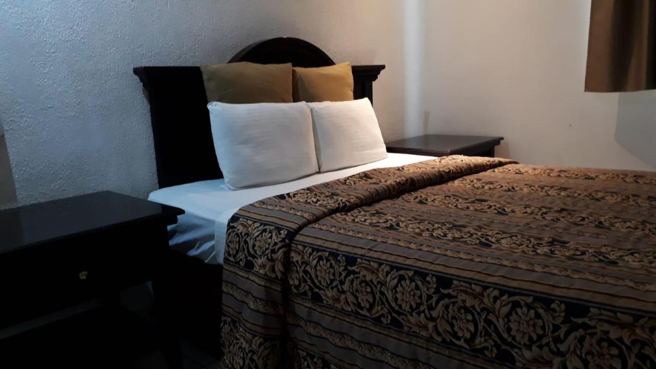 Hotel Don Quijote Mexicali Buitenkant foto