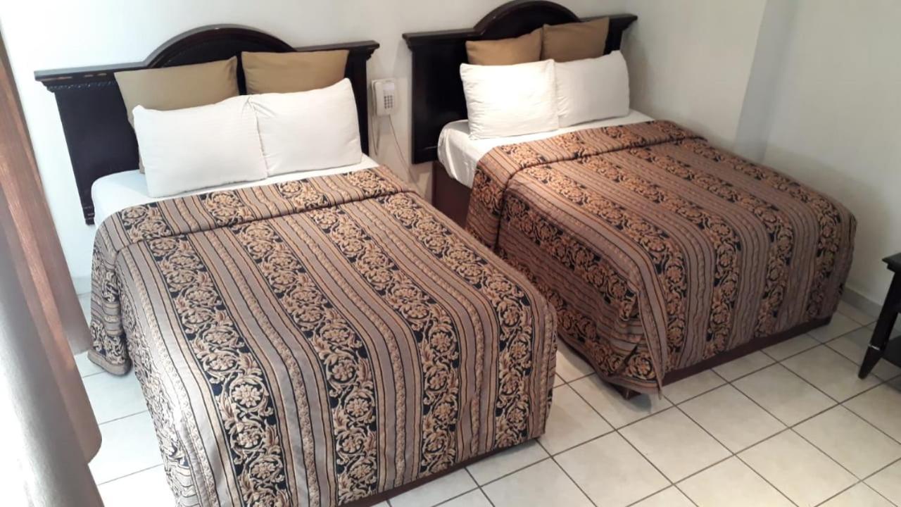 Hotel Don Quijote Mexicali Buitenkant foto